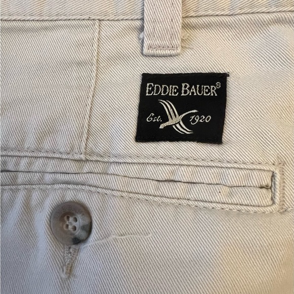 Eddie Bauer Men’s Stone Color Relaxed-Fit Front Pleated Cuffed Leg Pants - Picture 5 of 9